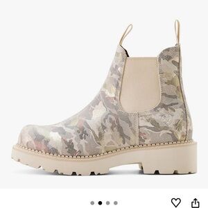 ARIAT Women's Fatbaby Chelsea Western Boot